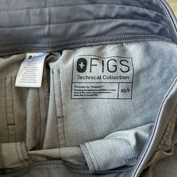Figs Zamora Jogger scrub pants. Size XS tall. Graphite color - Picture 9 of 11